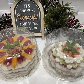 Yen's Kitchen - Manh at Yen's kitchen always comes thru for me! They prepared these beautiful jelly cakes in a short notice time!!! - Vietnamese Near Me - Lake Worth, Florida