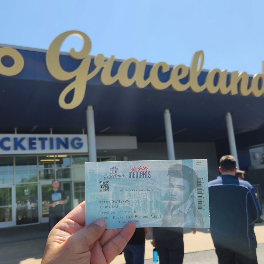 Graceland Mansion - Museums Near Me - Memphis, Tennessee Graceland Mansion - Museums Near Me - Memphis, Tennessee