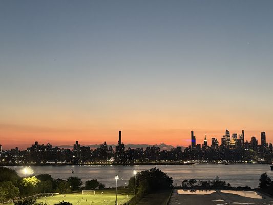 Arlo Williamsburg by null