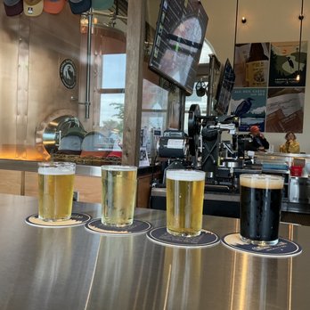 Central Waters Brewing Milwaukee - Flight in taproom. - Brewpubs Near Me - Milwaukee, Wisconsin Central Waters Brewing Milwaukee - Flight in taproom. - Brewpubs Near Me - Milwaukee, Wisconsin