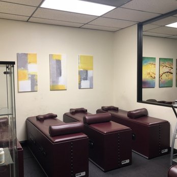 Hernandez Chiropractic - Mechanical Traction :) - Chiropractors Near Me - San Marcos, California Hernandez Chiropractic - Mechanical Traction :) - Chiropractors Near Me - San Marcos, California