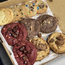 MOLTN Cookies - Mix & match classic/premium dozen