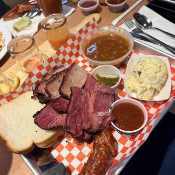 Hops & Hogs  - BBQ platter - Barbeque Near Me - Lincoln, California