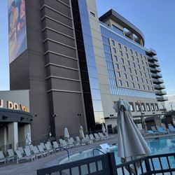 The pool in the morning at 7