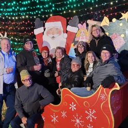 Blue Dolphin Inn - Our group at the Cambria Christmas Market