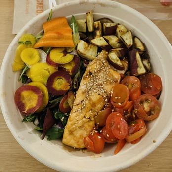 Protein Bar & Kitchen - Japanese BBQ Salmon Bowl (added tomatoes, carrots, and kale) - New American Near Me - Chicago, Illinois
