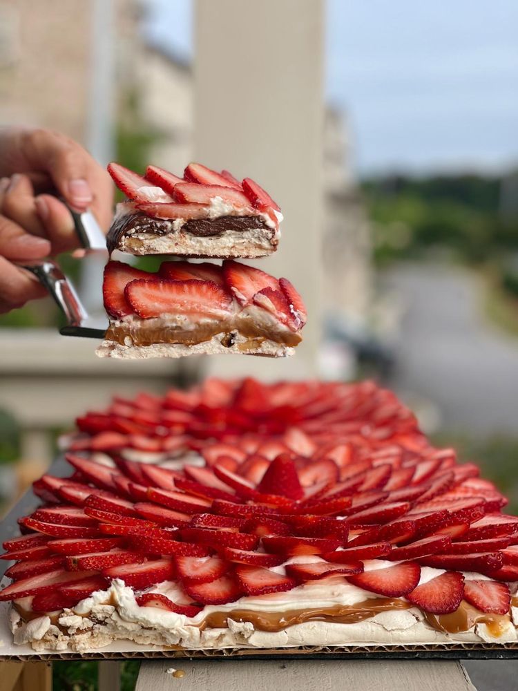 Pavlova by Marian Logo
