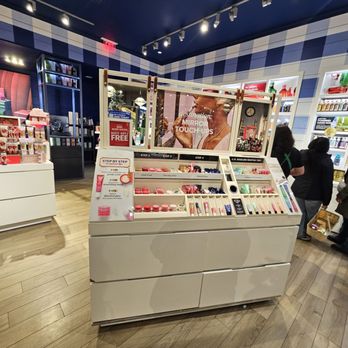 Bath & Body Works - Cosmetics & Beauty Supply Near Me - Troutdale, Oregon Bath & Body Works - Cosmetics & Beauty Supply Near Me - Troutdale, Oregon