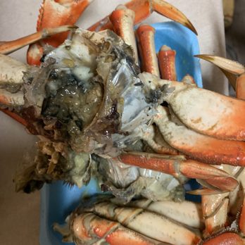 Safeway - Very disappointed that the two supposedly "FRESH" cooked crab looked this bad - Grocery Near Me - Alameda, California