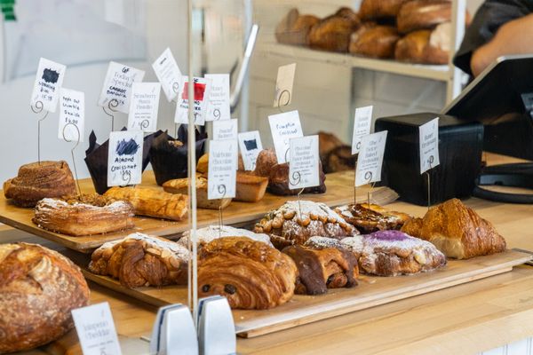 Neighbor Bakehouse by null