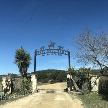 Dixie Dude Ranch - Guest Houses Near Me - Bandera, Texas