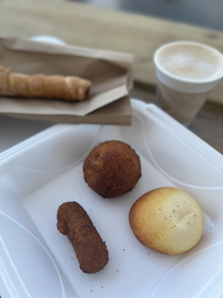 Candido's Coffee & Bakery Image