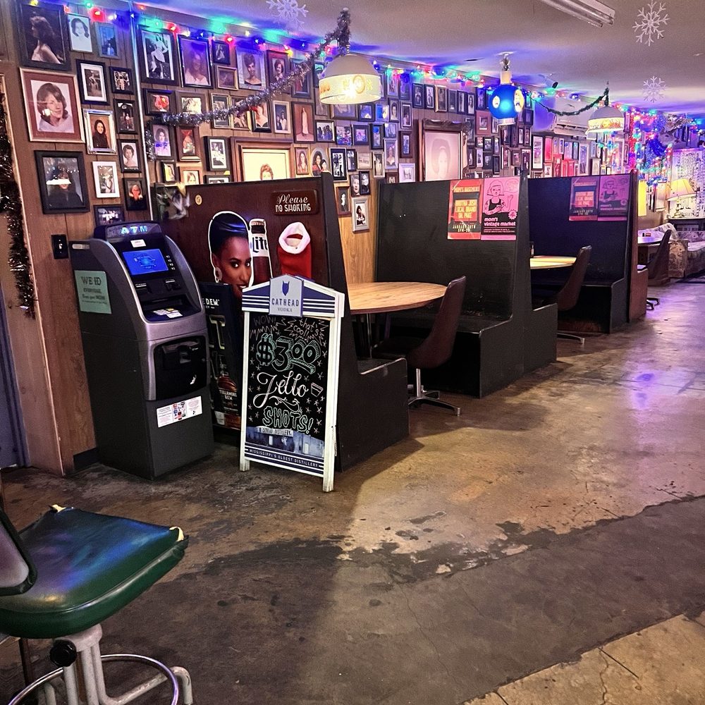 Mom's Basement - Bars Near Me - Birmingham, Alabama