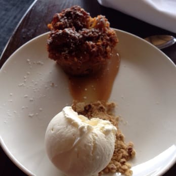 Palisade - Carmel banana pudding with ice cream - Seafood Near Me - Seattle, Washington Palisade - Carmel banana pudding with ice cream - Seafood Near Me - Seattle, Washington