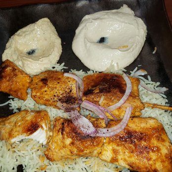 Daniel's Gourmet Foods - Chicken kebab with hummus & garlic sauce - Halal Near Me - Fillmore, California
