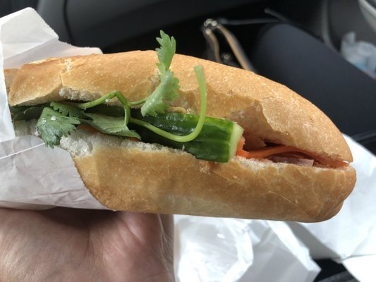 Banh Mi Ba Le by null