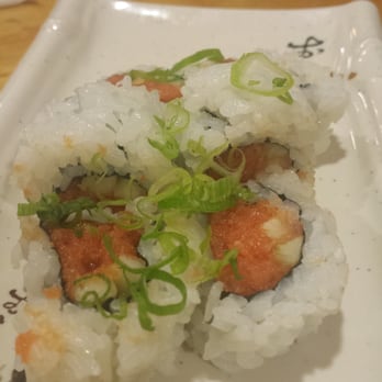 Ichima - Spicy Tuna Cut Roll - Sushi Bars Near Me - Pasadena, California Ichima - Spicy Tuna Cut Roll - Sushi Bars Near Me - Pasadena, California