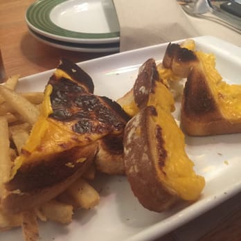 Applebee's Grill + Bar - So this is the grilled cheese they expect to be eaten by an actual person. - American Near Me - Somers Point, New Jersey