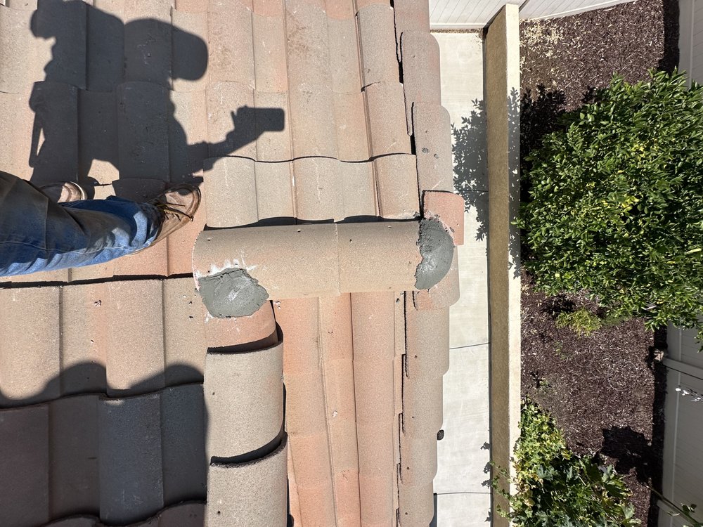 Slide of Del Toro Roofing