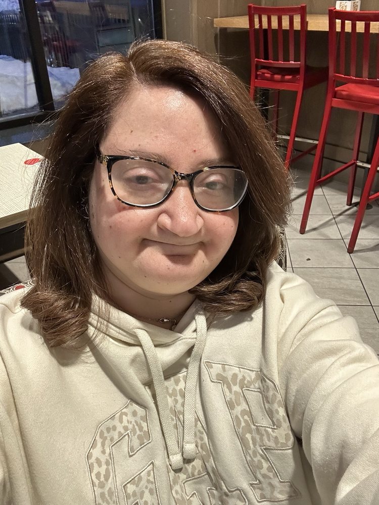 Kiss Cuts & Color Logo