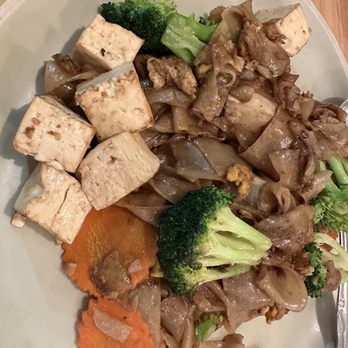 Basil & Co - Pad See Ew - Thai Near Me - Diamond Bar, California