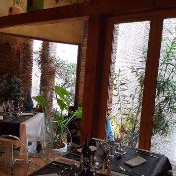 La Temporalité - Back of restaurant pretty vegetation - French Near Me - Albi, 81