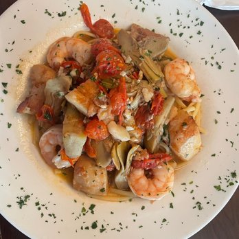 Fred and Ethel's Lantern Light - Looks good but bland seafood trio - American Near Me - Galloway, New Jersey Fred and Ethel's Lantern Light - Looks good but bland seafood trio - American Near Me - Galloway, New Jersey