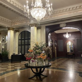 Fairmont Banff Springs - Lobby - Hotels Near Me - Banff, Alberta Fairmont Banff Springs - Lobby - Hotels Near Me - Banff, Alberta