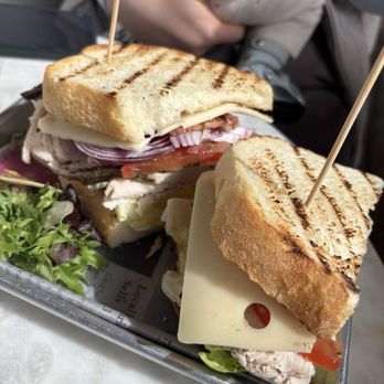Bonnie & Clydes - The club - Cafes Near Me - Farmington, Utah Bonnie & Clydes - The club - Cafes Near Me - Farmington, Utah