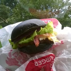 Wendy's - The All Black Classic Kiwi Brioche burger... Not a fair representation of the picture me thinks...