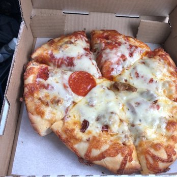 Leonardos Pizza - Small sausage and pepperoni pizza - Pizza Near Me - Fairlawn, Ohio