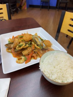 Alin’s Thai Street Food by null