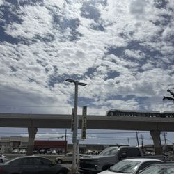 Tropicana Square - Rail station nearby