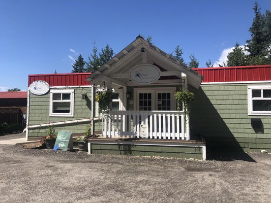 Halcyon Hot Springs Resort by null