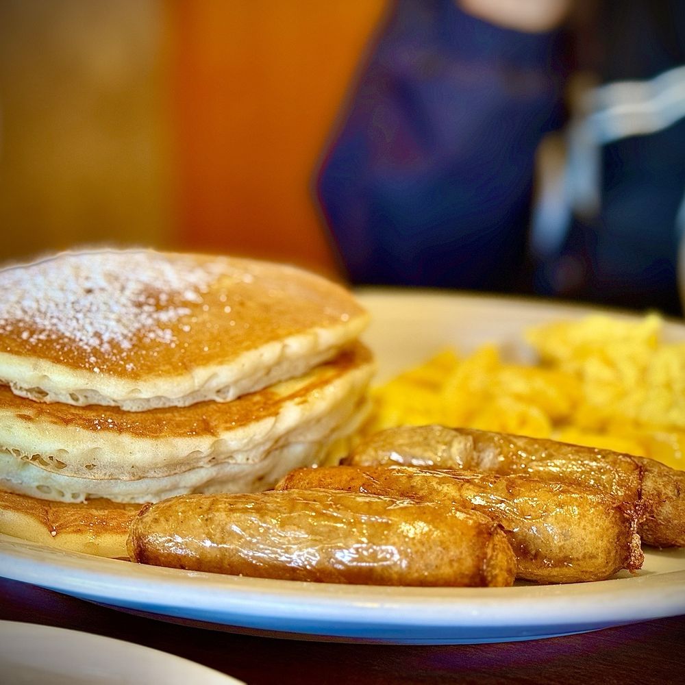 Link Sausage & Eggs w/Stack of Pancakes. I need you all to know, these are my FAVORITIST sausage links, ever. Prove me wrong.