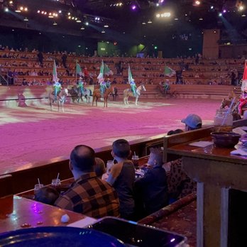 Dolly Parton's Stampede - Performing Arts Near Me - Pigeon Forge, Tennessee