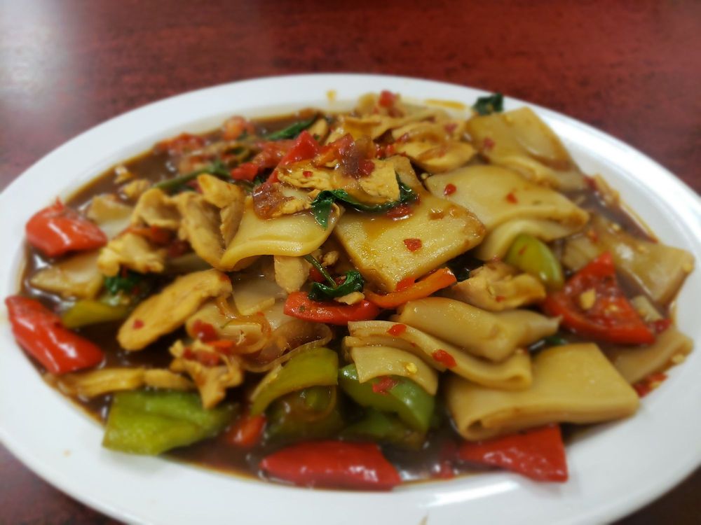 Plia S Kitchen 110 Photos 146 Reviews Thai 1300 S Webster Ave Green Bay Wi United States Restaurant Reviews Phone Number
