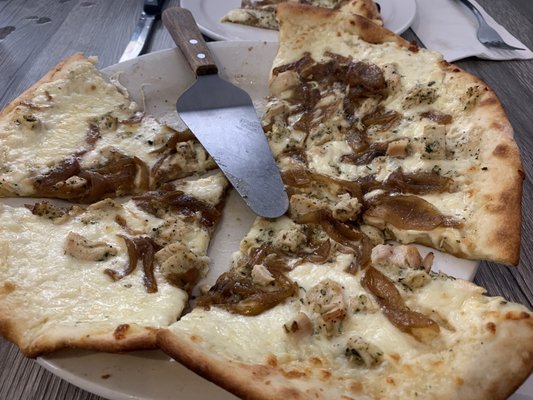 Pizza St-Viateur by null