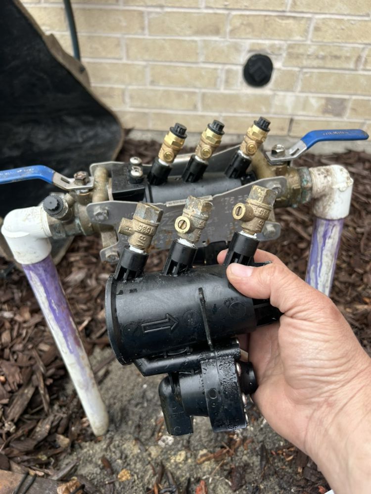 Slide of H2O Backflow services & plumbing