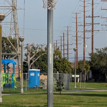 Gridley Park - Basket - Parks Near Me - Cerritos, California
