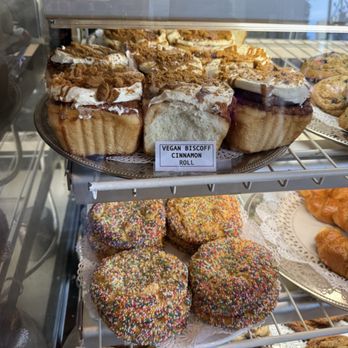 Aroma Coffee & Tea - Vegan Biscoff Cinnamon Roll - Coffee & Tea Near Me - Studio City, California Aroma Coffee & Tea - Vegan Biscoff Cinnamon Roll - Coffee & Tea Near Me - Studio City, California
