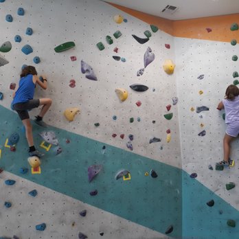 New Orleans Boulder Lounge - Fun - Rock Climbing Near Me - New Orleans, Louisiana