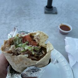 Tacos El Primo - Salad in my burrito..why???