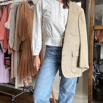 Neighbor Neighbor - Used, Vintage & Consignment Near Me - Santa Barbara, California Neighbor Neighbor - Used, Vintage & Consignment Near Me - Santa Barbara, California