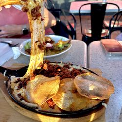 Los Fabulosos Tacos - Choriqueso cheese pull
