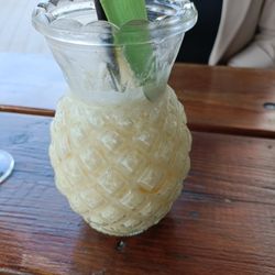 Tito's - Una piña colada