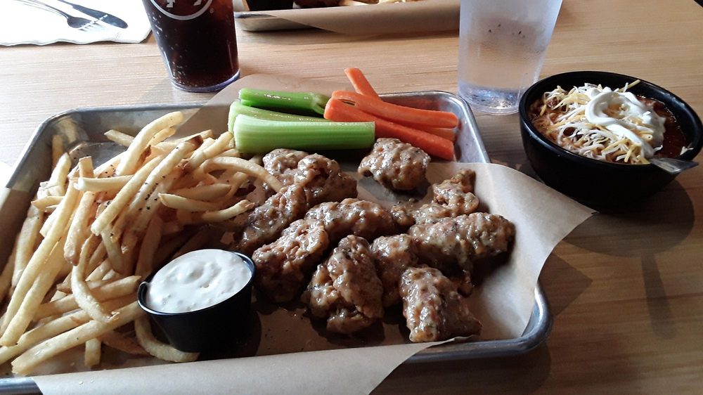 BUFFALO WILD WINGS 15 Photos & 77 Reviews 3480 South Airport Rd W