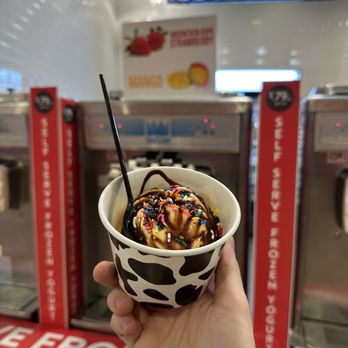 Dragon's Breath Creamery - Mango frozen yogurt topped with  sprinkles and a drizzle of  chocolate - Ice Cream & Frozen Yogurt Near Me - Tukwila, Washington
