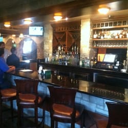 Alie's Lebanese Grill - Bar area