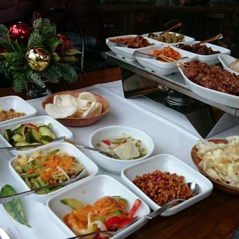 Garoeda - Rijstafel para dos - Indonesian Near Me - Den Haag, ZH Garoeda - Rijstafel para dos - Indonesian Near Me - Den Haag, ZH